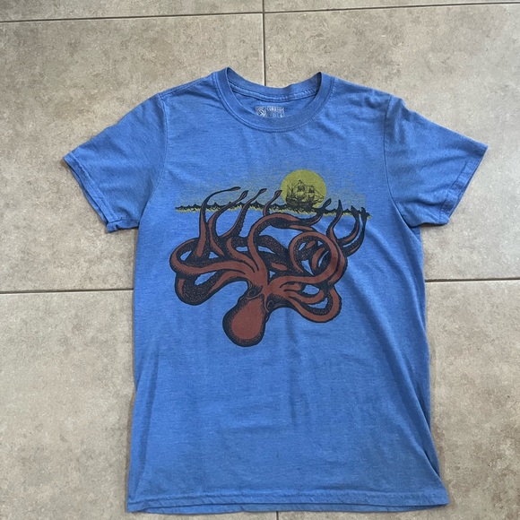 Kraken Unisex T-shirt Giant Octopus Ship Size S - Picture 1 of 4
